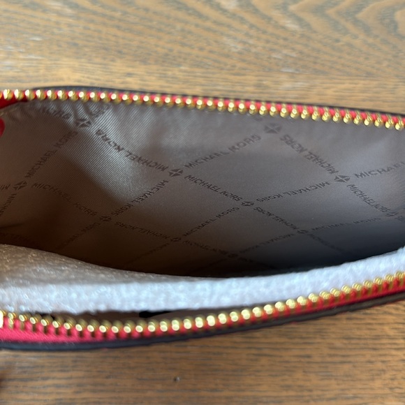 MICHEAL KORS wristlet purse - Picture 5 of 5